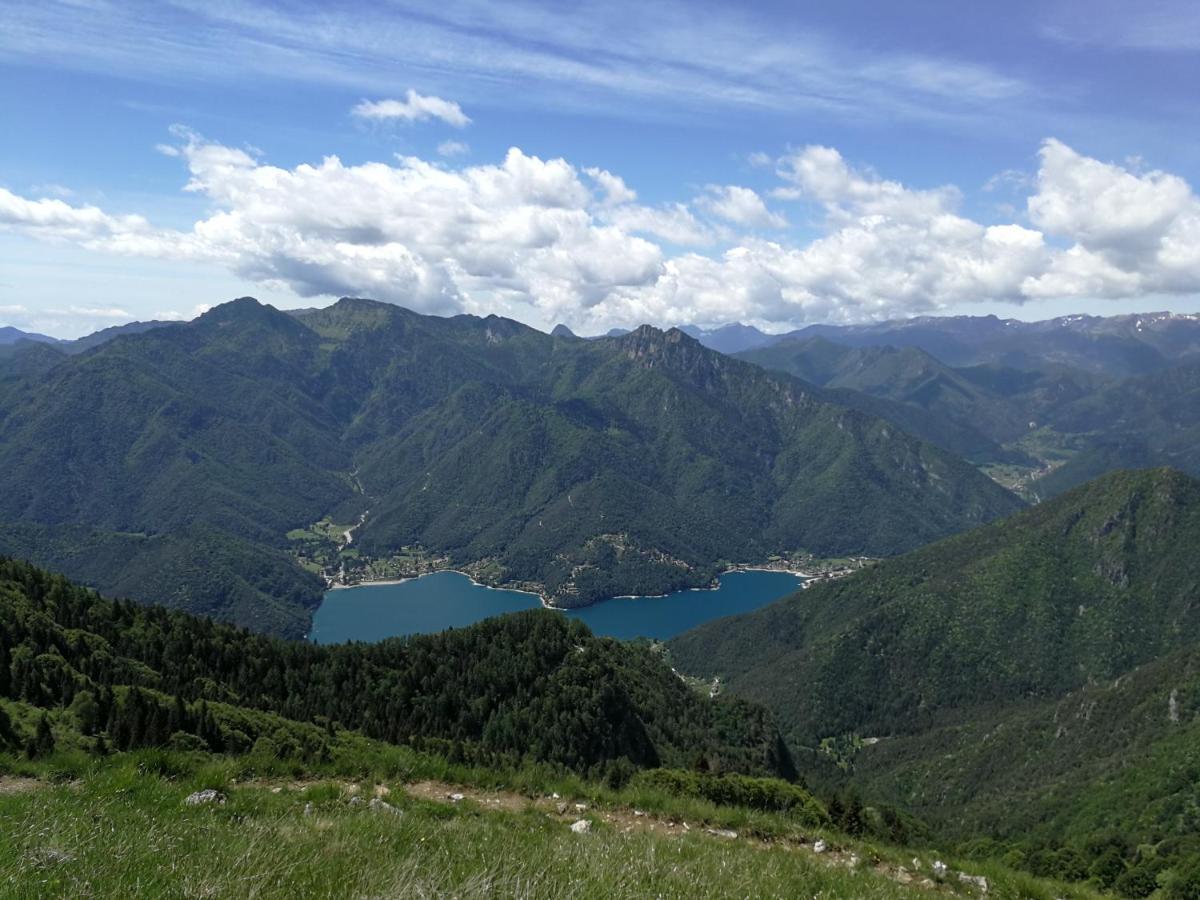 Casa Luca E Cristina Villa Mezzolago Luaran gambar